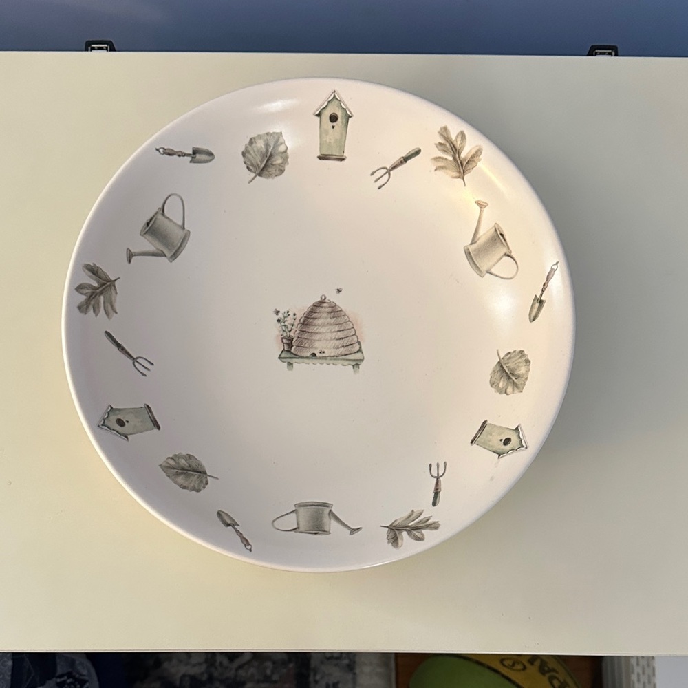 Pfaltzgraff Naturewood Serving Bowl with Green and Taupe Garden Motifs
